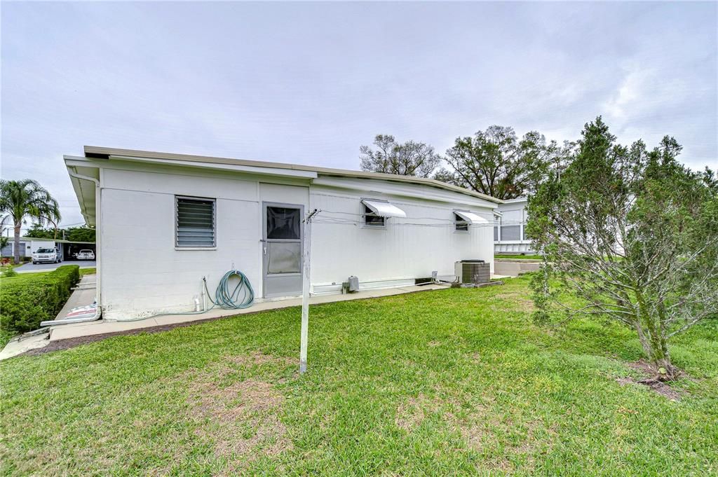 На продажу: $115,000 (2 спален, 2 ванн, 984 Квадратных фут)