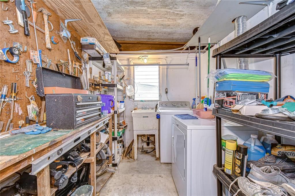 На продажу: $115,000 (2 спален, 2 ванн, 984 Квадратных фут)