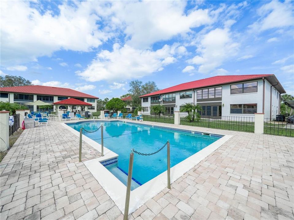 待售: $165,000 (2 贝兹, 2 浴室, 1276 平方英尺)