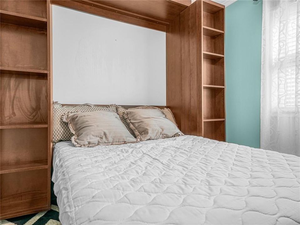 待售: $165,000 (2 贝兹, 2 浴室, 1276 平方英尺)