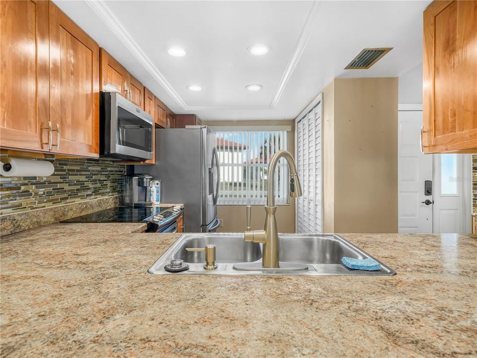 待售: $165,000 (2 贝兹, 2 浴室, 1276 平方英尺)