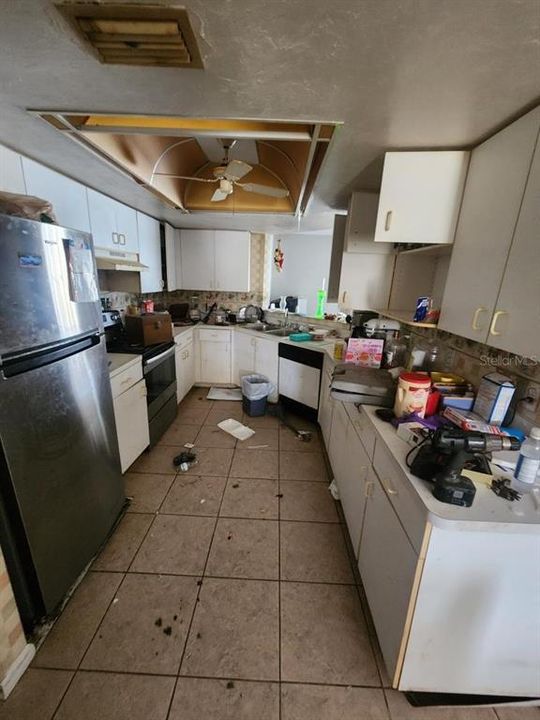 Activo con contrato: $265,000 (3 camas, 2 baños, 1665 Pies cuadrados)