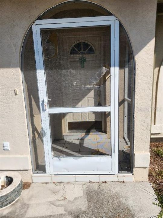 Activo con contrato: $265,000 (3 camas, 2 baños, 1665 Pies cuadrados)