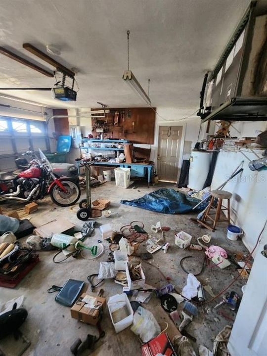 Activo con contrato: $265,000 (3 camas, 2 baños, 1665 Pies cuadrados)