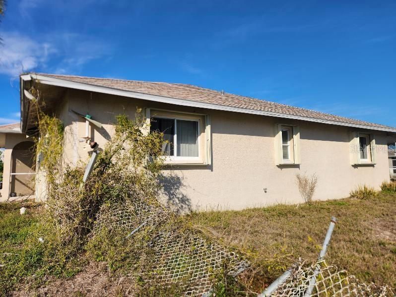 Activo con contrato: $265,000 (3 camas, 2 baños, 1665 Pies cuadrados)