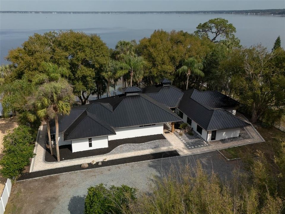 For Sale: $2,049,000 (3 beds, 4 baths, 4899 Square Feet)