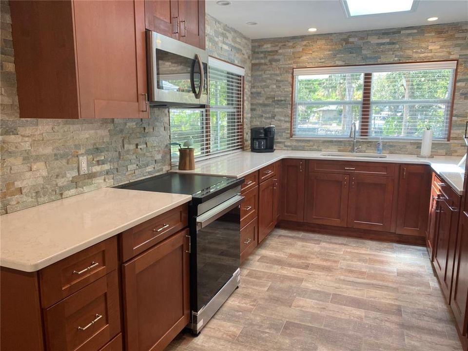 En Venta: $625,000 (3 camas, 2 baños, 1898 Pies cuadrados)