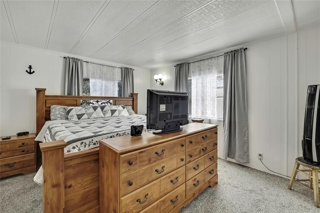 For Sale: $180,000 (2 beds, 2 baths, 1344 Square Feet)