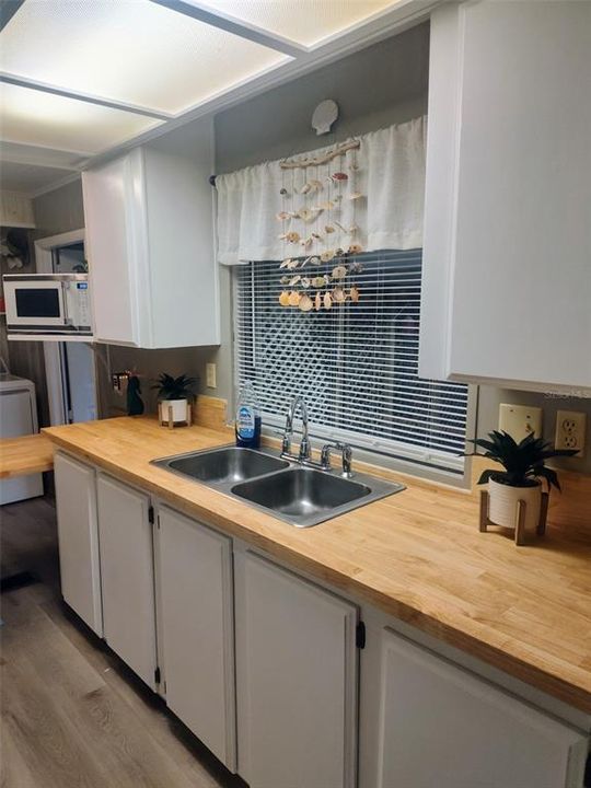 For Sale: $180,000 (2 beds, 2 baths, 1344 Square Feet)