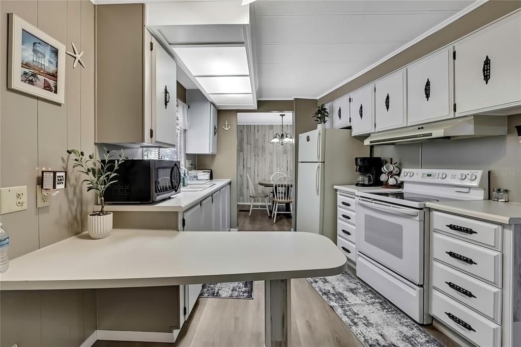 For Sale: $180,000 (2 beds, 2 baths, 1344 Square Feet)