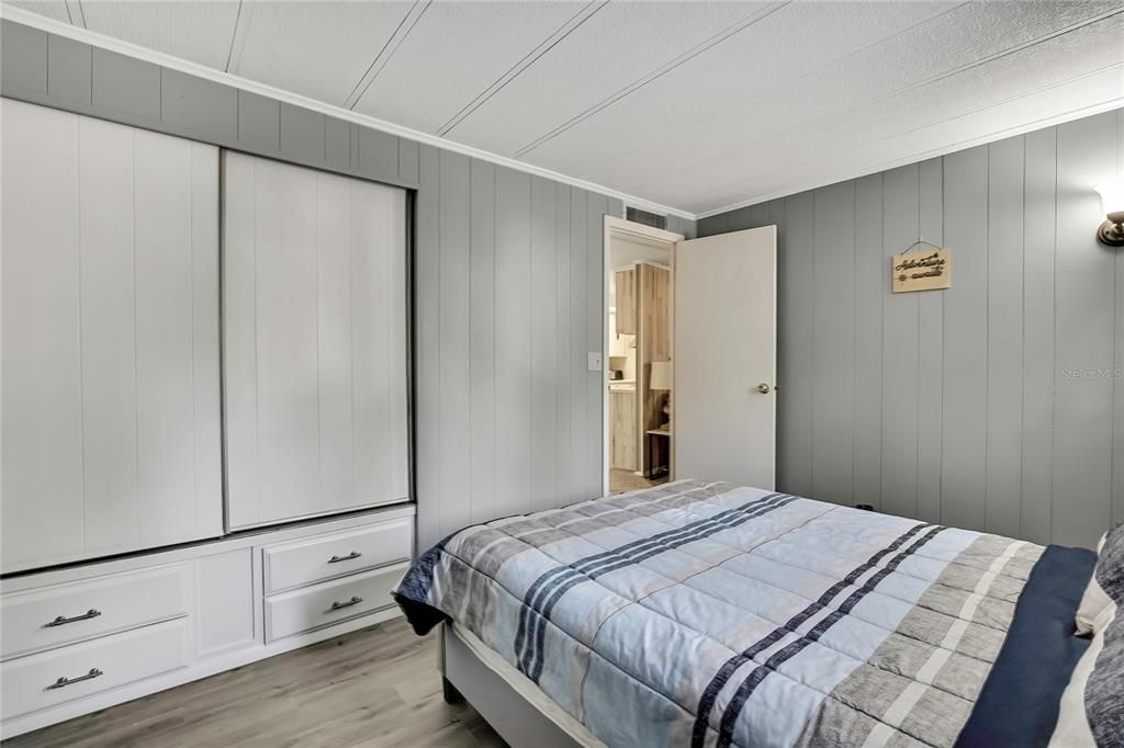 For Sale: $180,000 (2 beds, 2 baths, 1344 Square Feet)