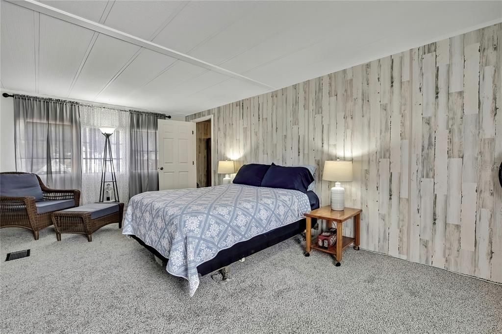 For Sale: $180,000 (2 beds, 2 baths, 1344 Square Feet)