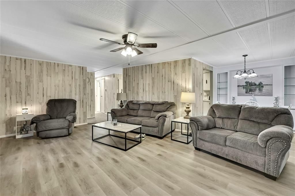 For Sale: $180,000 (2 beds, 2 baths, 1344 Square Feet)