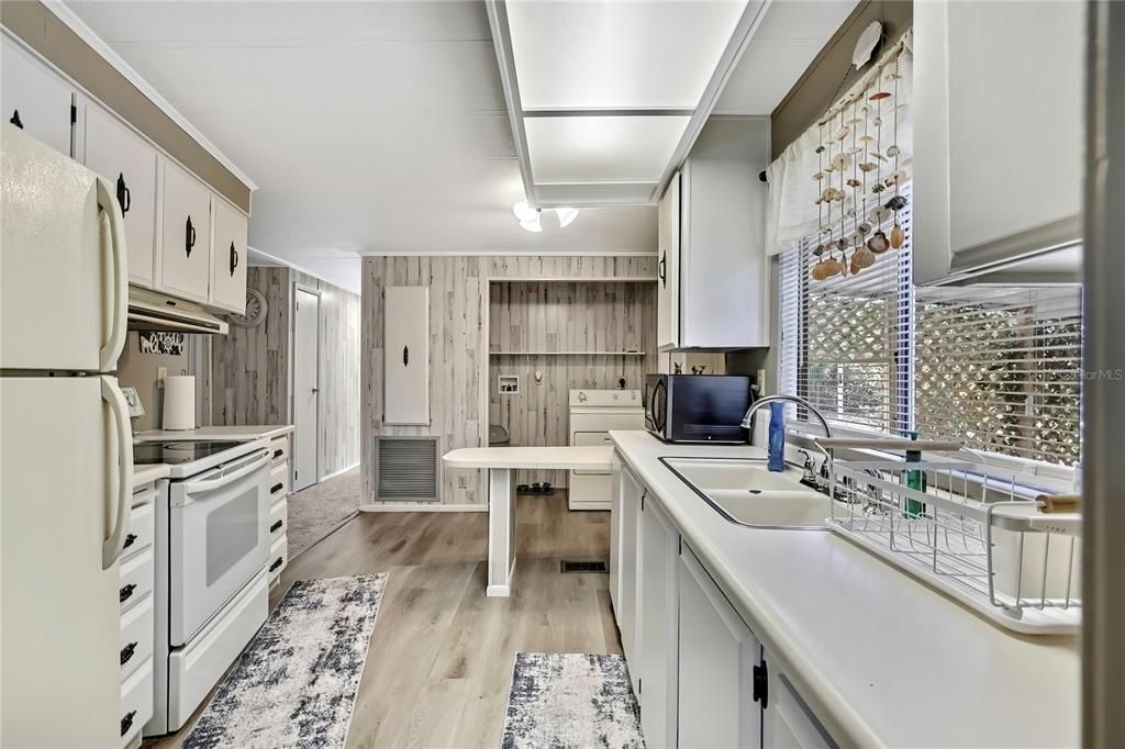 For Sale: $180,000 (2 beds, 2 baths, 1344 Square Feet)