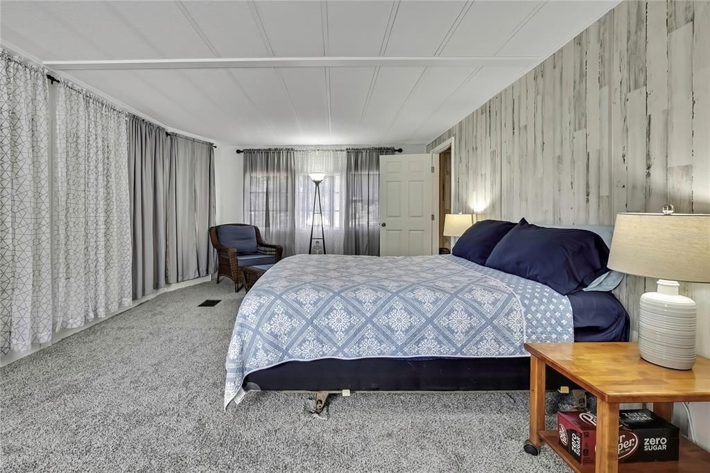 For Sale: $180,000 (2 beds, 2 baths, 1344 Square Feet)