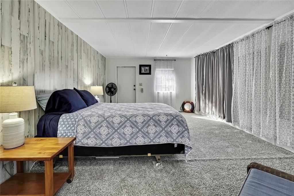 For Sale: $180,000 (2 beds, 2 baths, 1344 Square Feet)