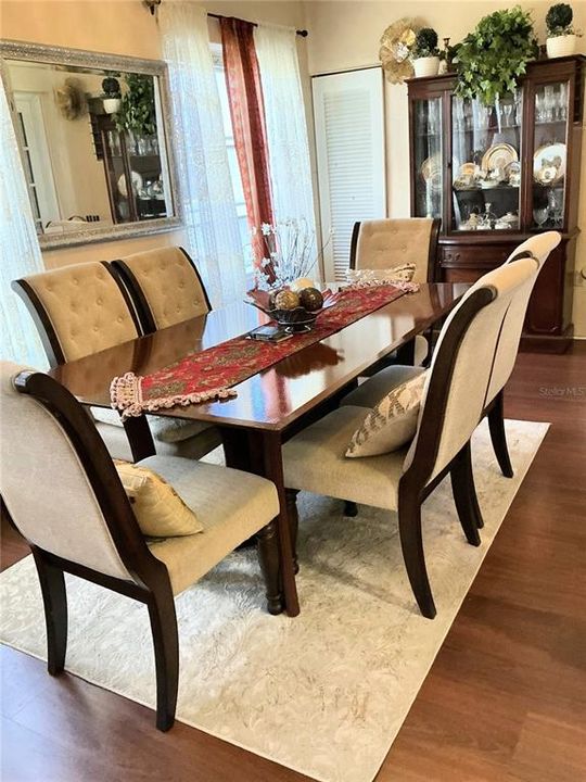 For Sale: $129,900 (2 beds, 2 baths, 835 Square Feet)