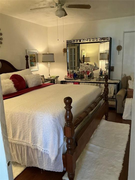 For Sale: $129,900 (2 beds, 2 baths, 835 Square Feet)