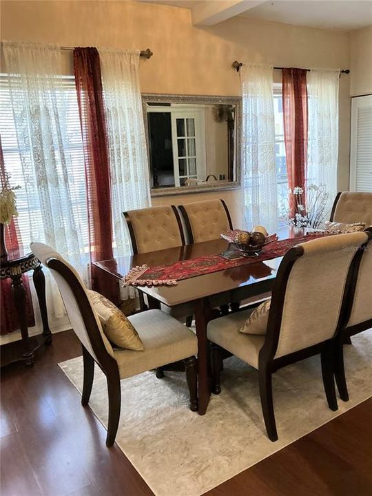 For Sale: $129,900 (2 beds, 2 baths, 835 Square Feet)