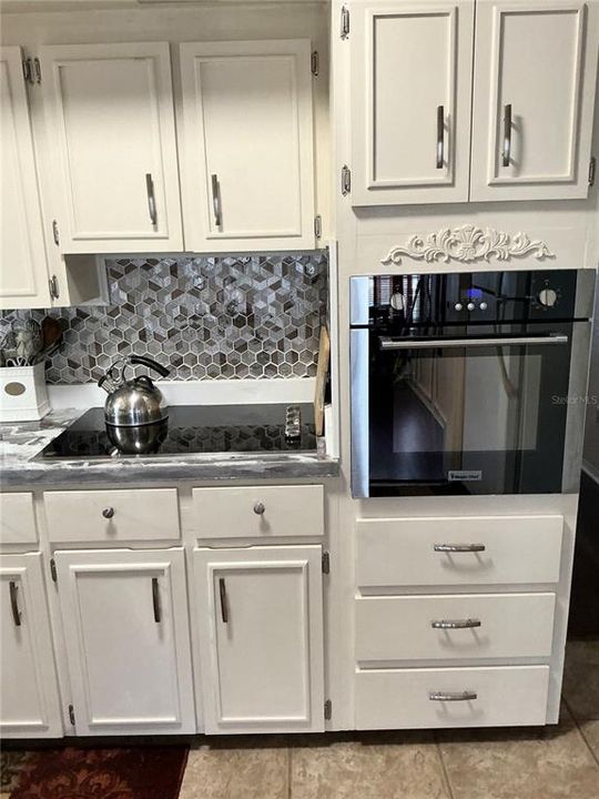 For Sale: $129,900 (2 beds, 2 baths, 835 Square Feet)