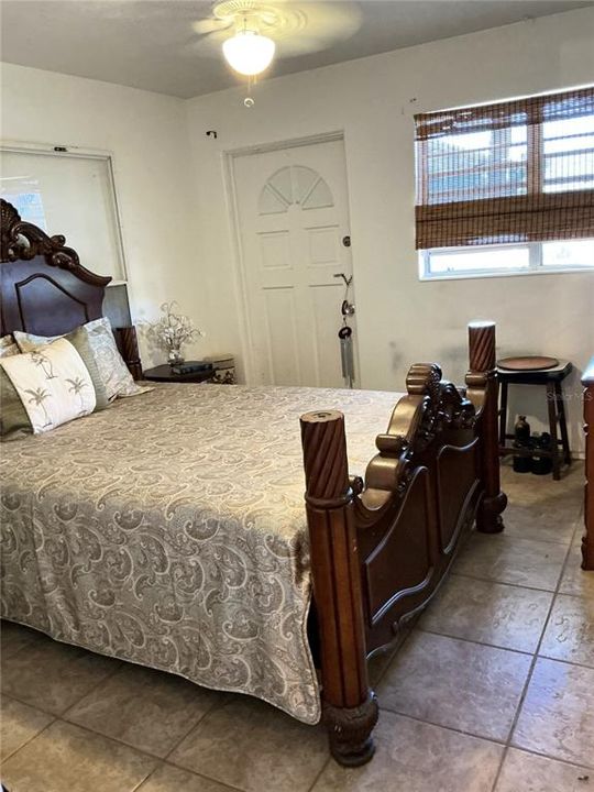 For Sale: $129,900 (2 beds, 2 baths, 835 Square Feet)