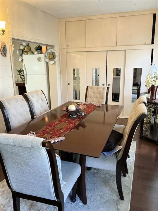 For Sale: $129,900 (2 beds, 2 baths, 835 Square Feet)