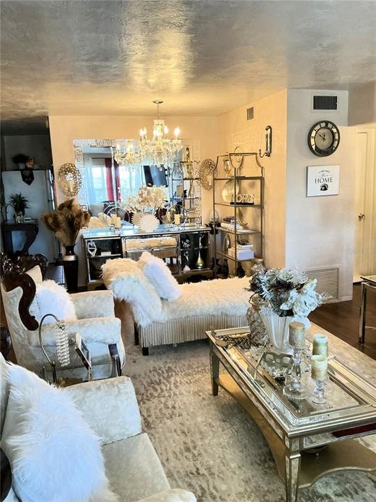 For Sale: $129,900 (2 beds, 2 baths, 835 Square Feet)