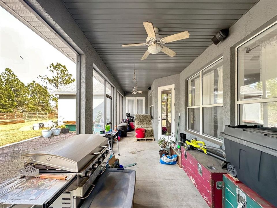 Active With Contract: $485,000 (3 beds, 2 baths, 2025 Square Feet)