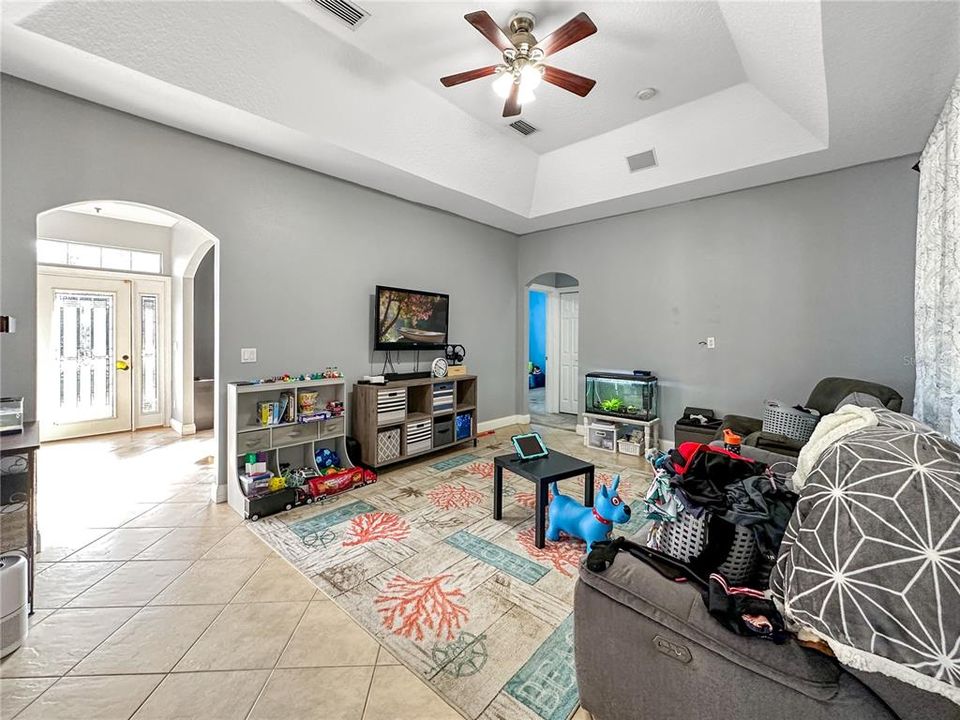 Active With Contract: $485,000 (3 beds, 2 baths, 2025 Square Feet)