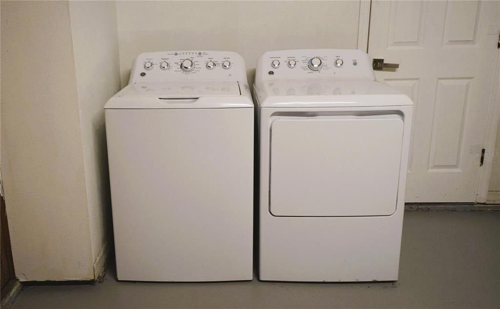 На продажу: $224,900 (2 спален, 2 ванн, 1281 Квадратных фут)