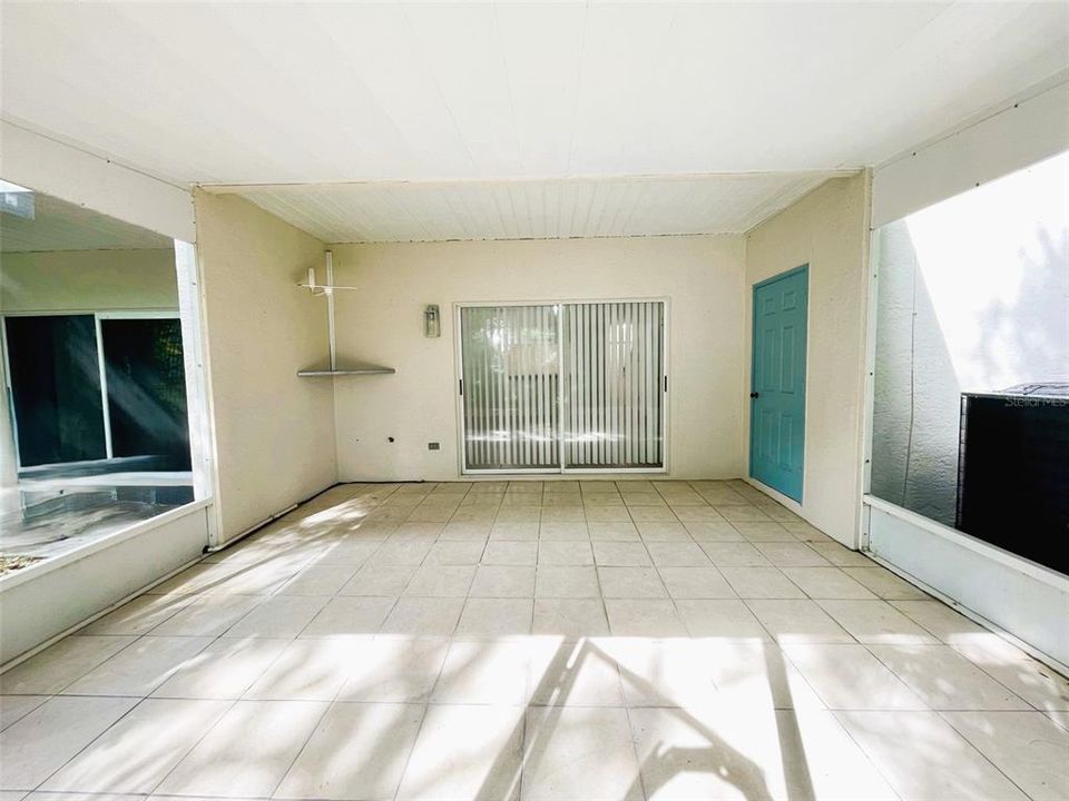 На продажу: $224,900 (2 спален, 2 ванн, 1281 Квадратных фут)