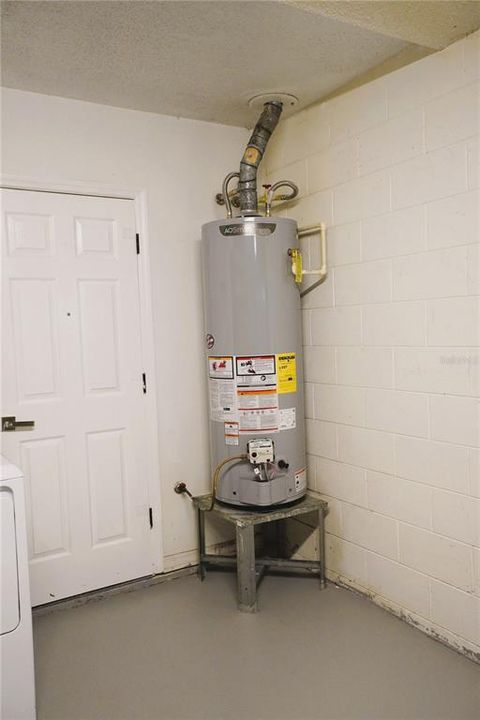 На продажу: $224,900 (2 спален, 2 ванн, 1281 Квадратных фут)