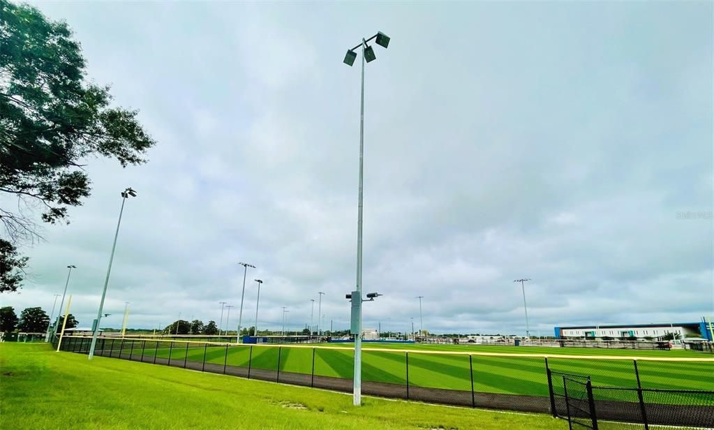 На продажу: $224,900 (2 спален, 2 ванн, 1281 Квадратных фут)