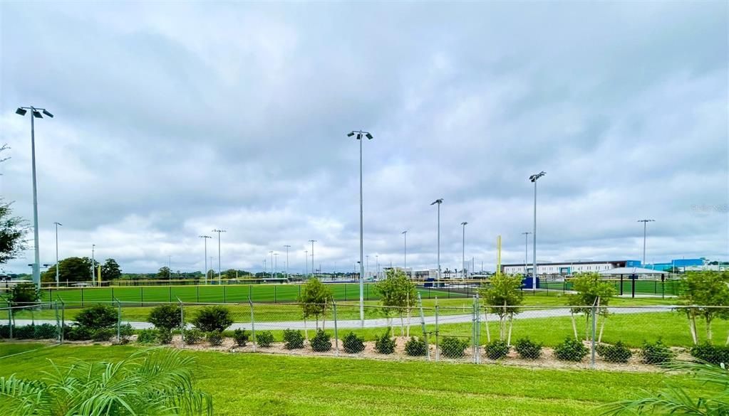 На продажу: $224,900 (2 спален, 2 ванн, 1281 Квадратных фут)