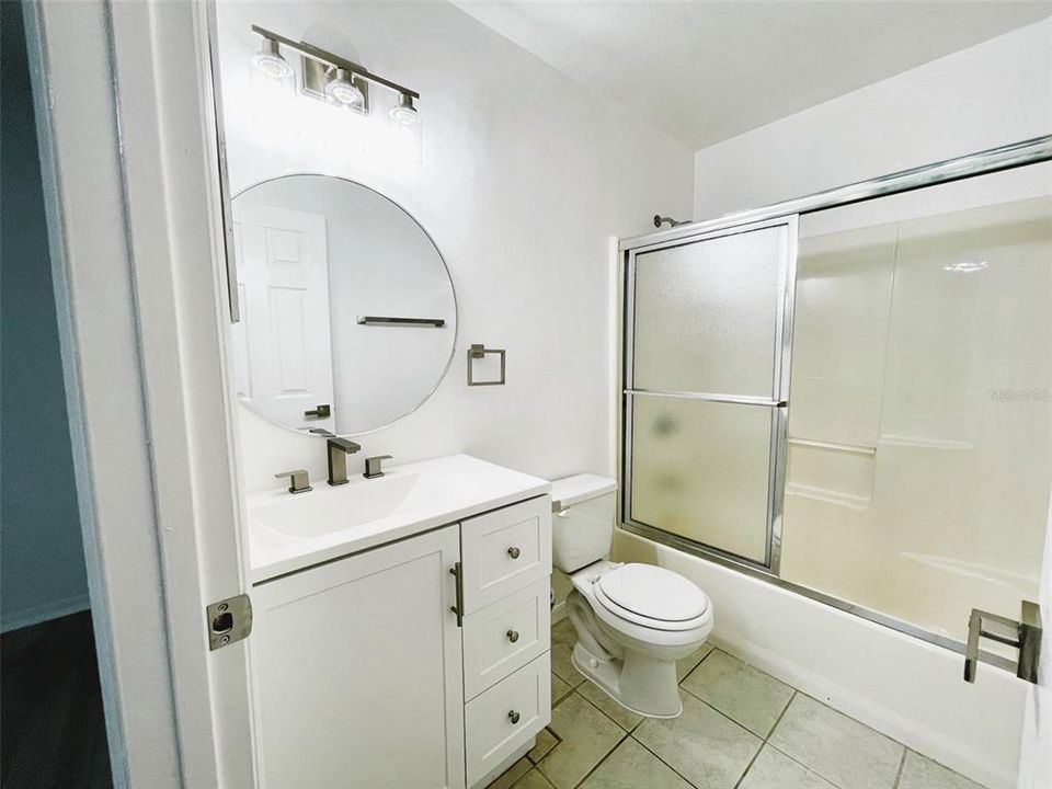 На продажу: $224,900 (2 спален, 2 ванн, 1281 Квадратных фут)