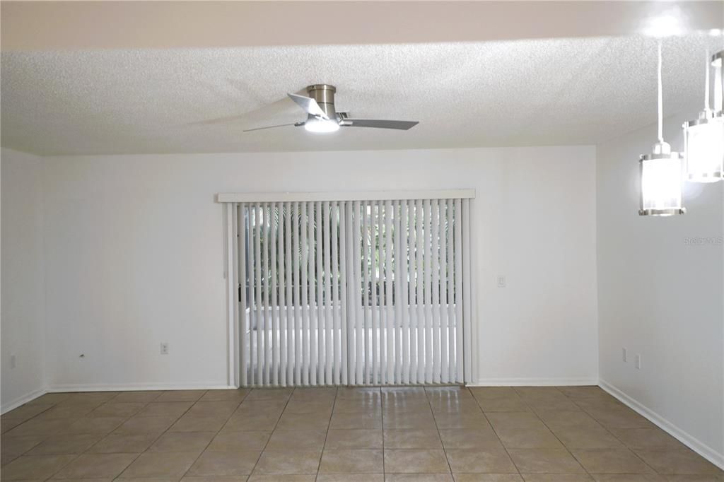 На продажу: $224,900 (2 спален, 2 ванн, 1281 Квадратных фут)