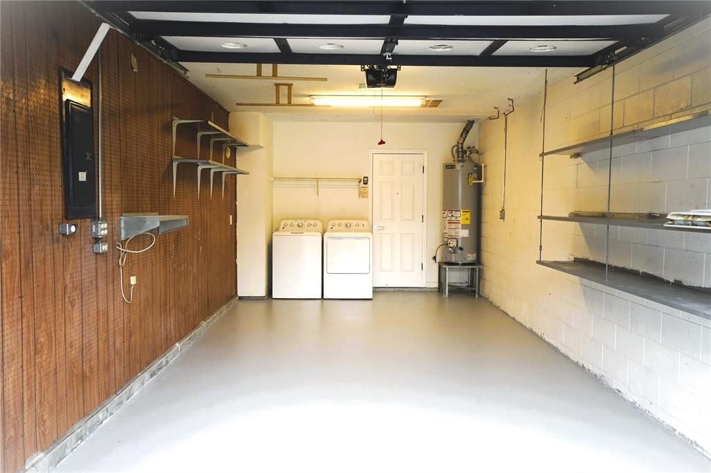 На продажу: $224,900 (2 спален, 2 ванн, 1281 Квадратных фут)