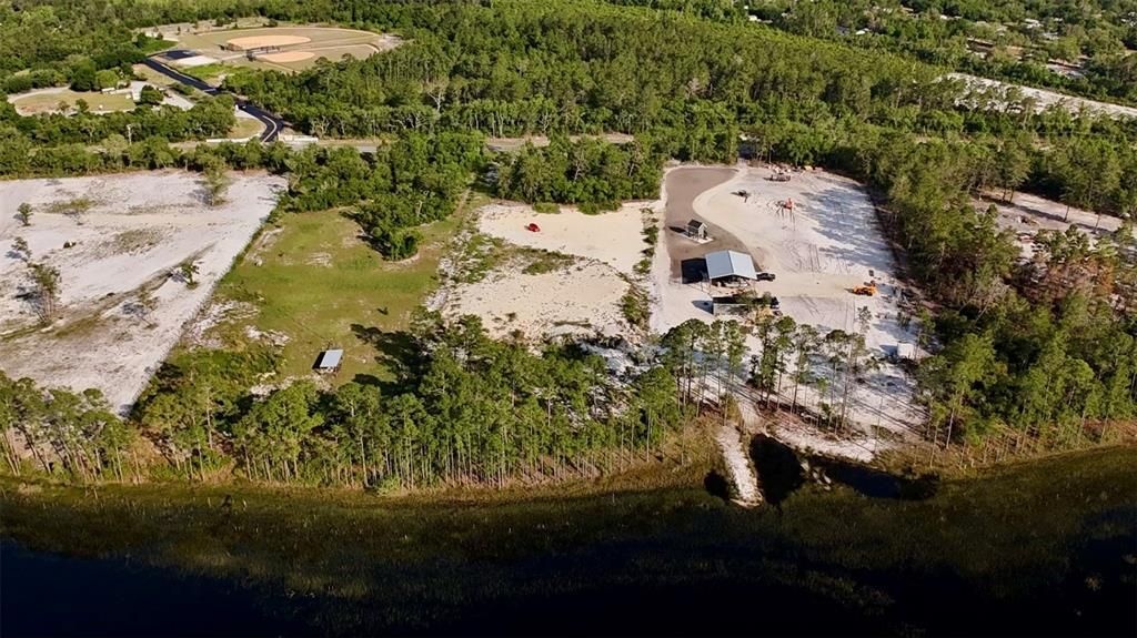 待售: $525,000 (4.21 acres)