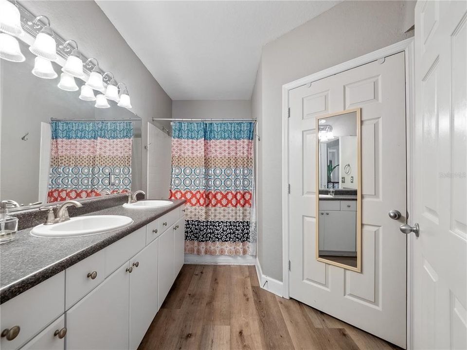 For Sale: $224,000 (2 beds, 2 baths, 1115 Square Feet)