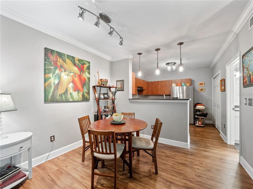 For Sale: $224,000 (2 beds, 2 baths, 1115 Square Feet)