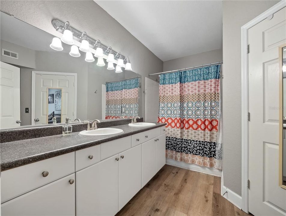 For Sale: $224,000 (2 beds, 2 baths, 1115 Square Feet)