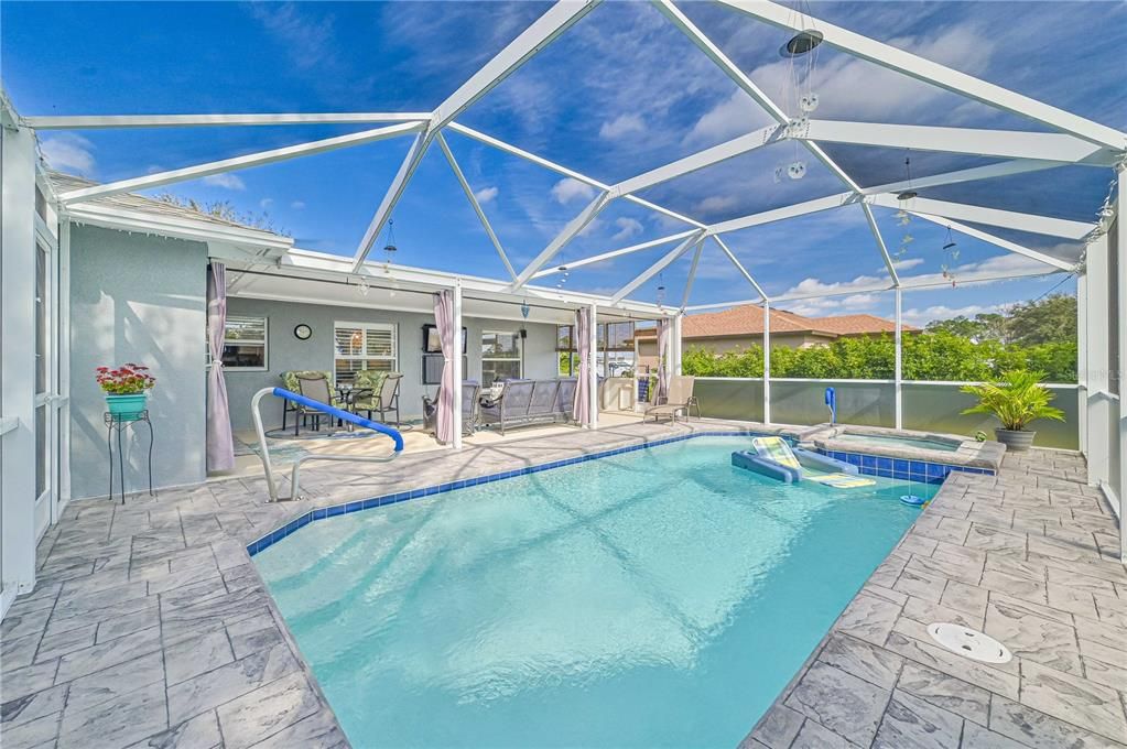 En Venta: $409,000 (3 camas, 2 baños, 1476 Pies cuadrados)