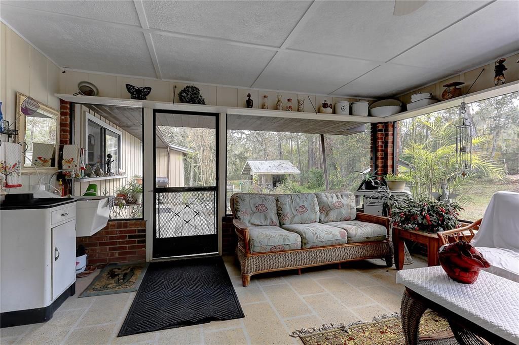 For Sale: $785,000 (3 beds, 2 baths, 2932 Square Feet)