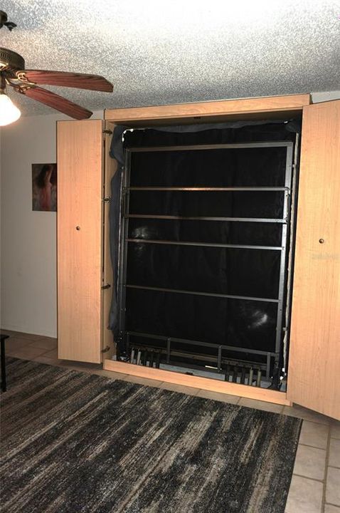 На продажу: $114,900 (0 спален, 1 ванн, 392 Квадратных фут)