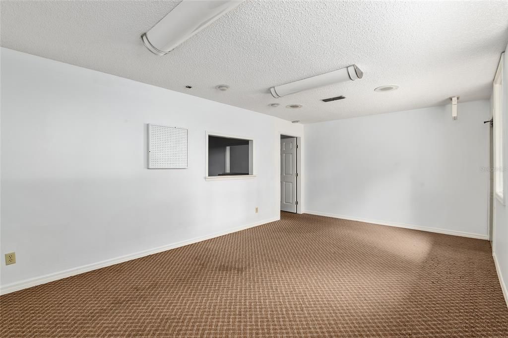 For Sale: $325,000 (0 beds, 0 baths, 1800 Square Feet)