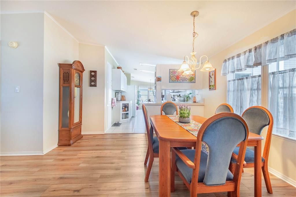 На продажу: $280,000 (3 спален, 2 ванн, 1485 Квадратных фут)