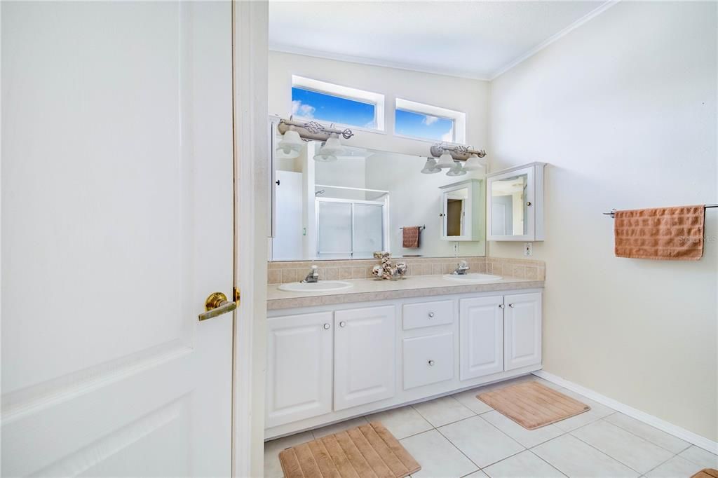 На продажу: $280,000 (3 спален, 2 ванн, 1485 Квадратных фут)