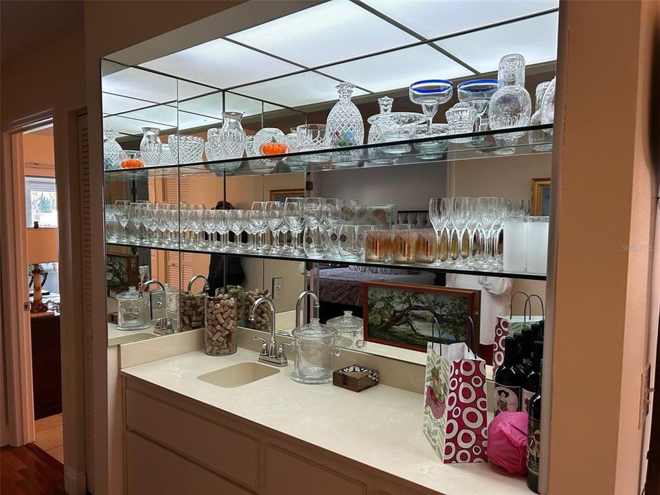 Active With Contract: $195,000 (2 beds, 2 baths, 1151 Square Feet)