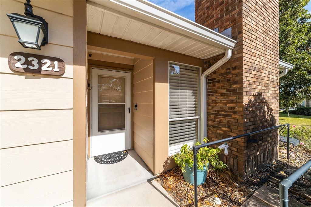 Active With Contract: $195,000 (2 beds, 2 baths, 1151 Square Feet)