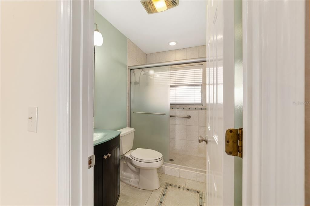 Active With Contract: $195,000 (2 beds, 2 baths, 1151 Square Feet)